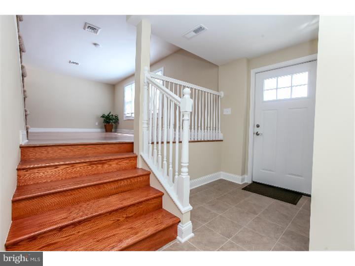 127 Harmil Road Broomall, PA 19008 - Photo 2 of 25 Foyer