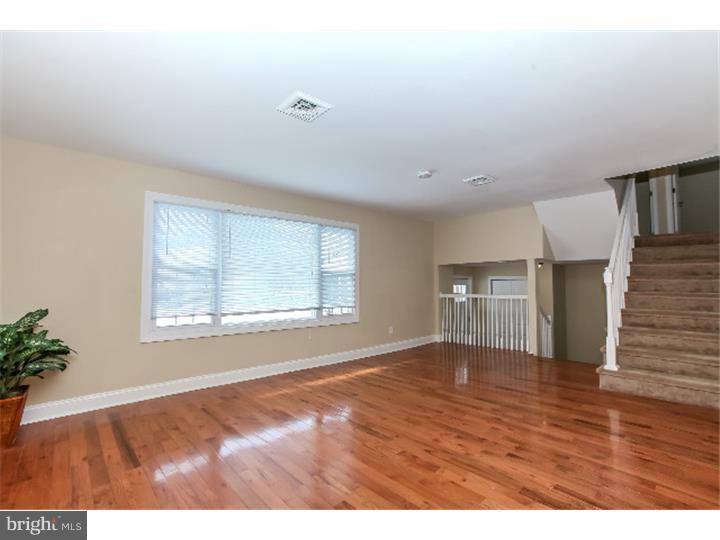 127 Harmil Road Broomall, PA 19008 - Photo 15 of 25 Living Room