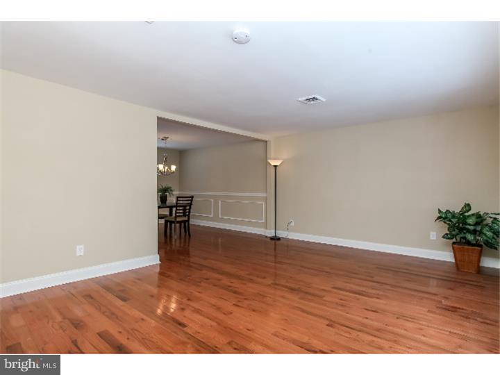 127 Harmil Road Broomall, PA 19008 - Photo 17 of 25 Living Room