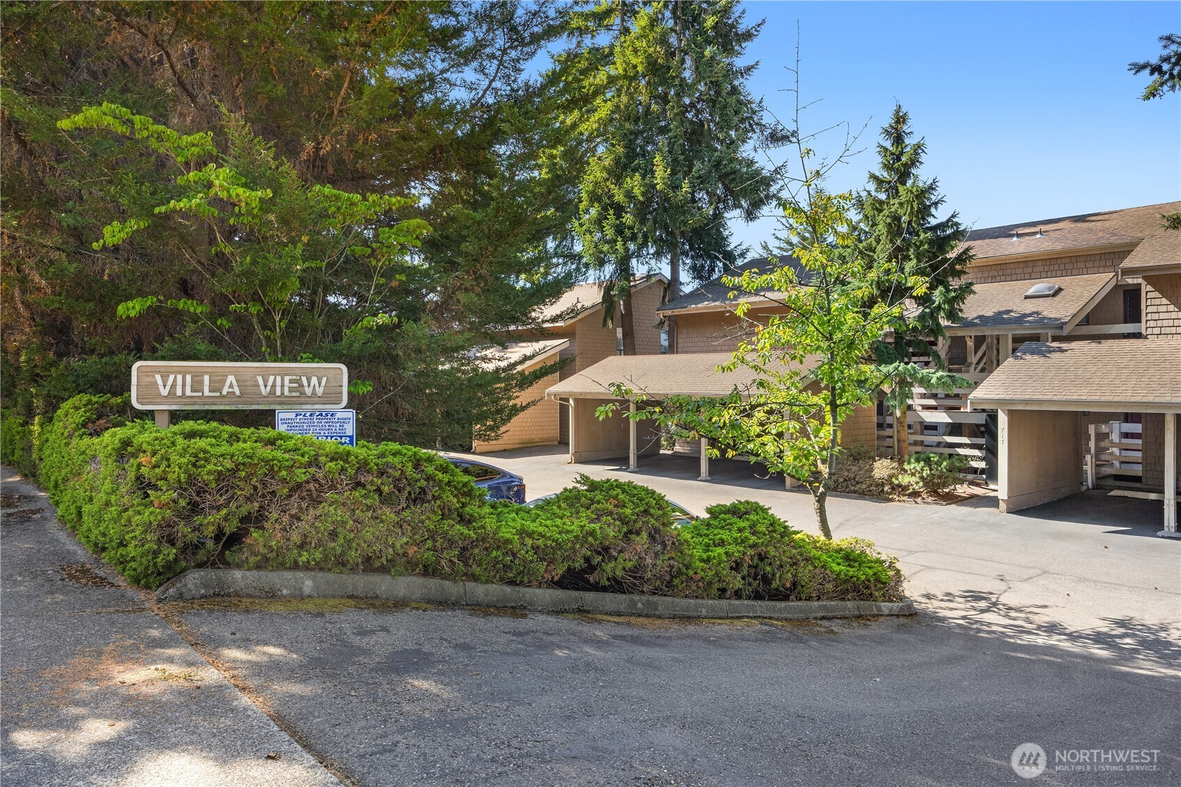 717 122nd Avenue Northeast, Unit B1 Bellevue, WA 98005 - Photo 2 of 21