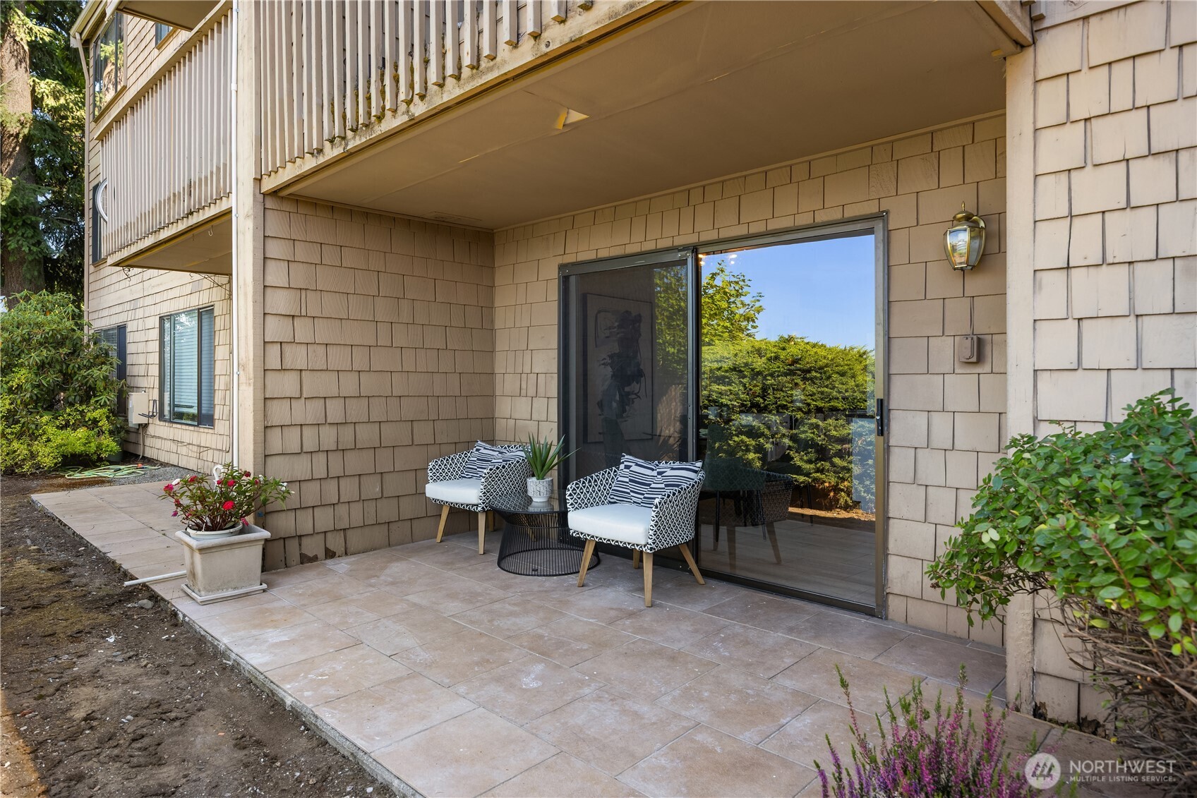 717 122nd Avenue Northeast, Unit B1 Bellevue, WA 98005 - Photo 9 of 21