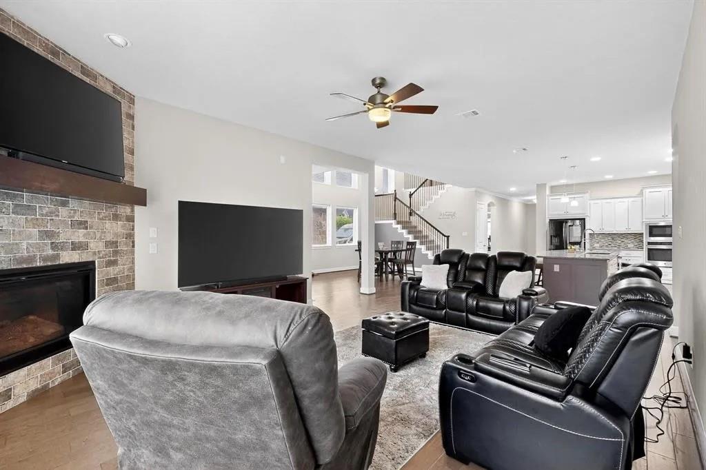 1102 Rendon Place Mansfield, TX 76063 - Photo 11 of 33