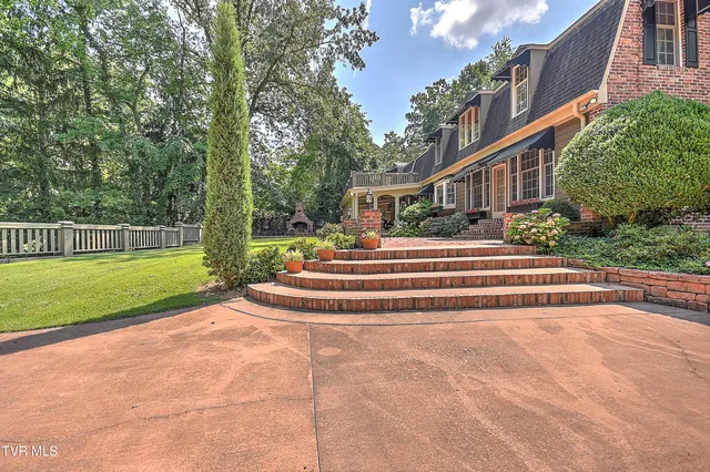 $799,000 | 733 Windmill Circle, Bristol, VA 24201