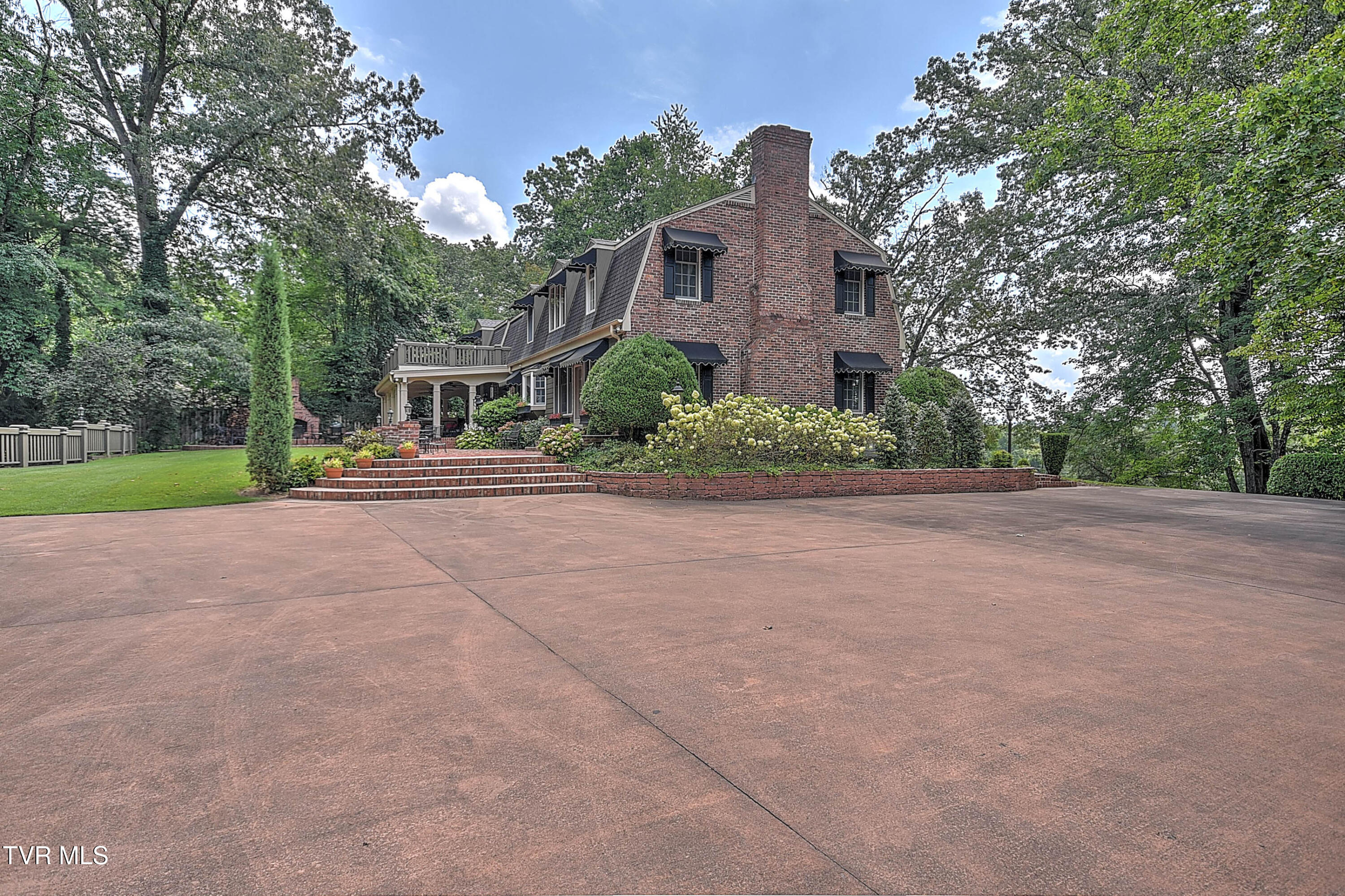 733 Windmill Circle Bristol, VA 24201 - Photo 106 of 116 733 Windmill Cir DK-108