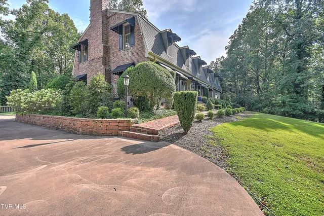 $799,000 | 733 Windmill Circle, Bristol, VA 24201