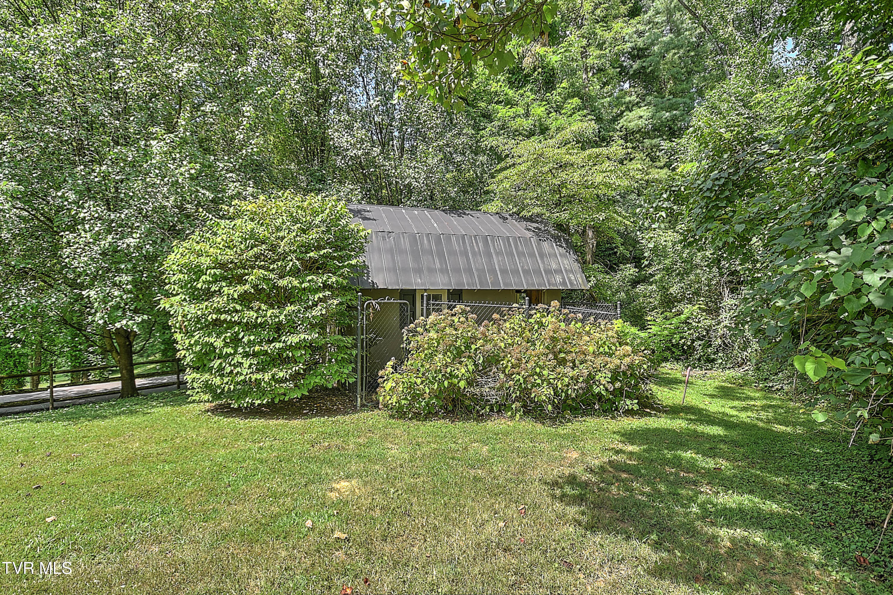 733 Windmill Circle Bristol, VA 24201 - Photo 116 of 116 733 Windmill Cir DK-115