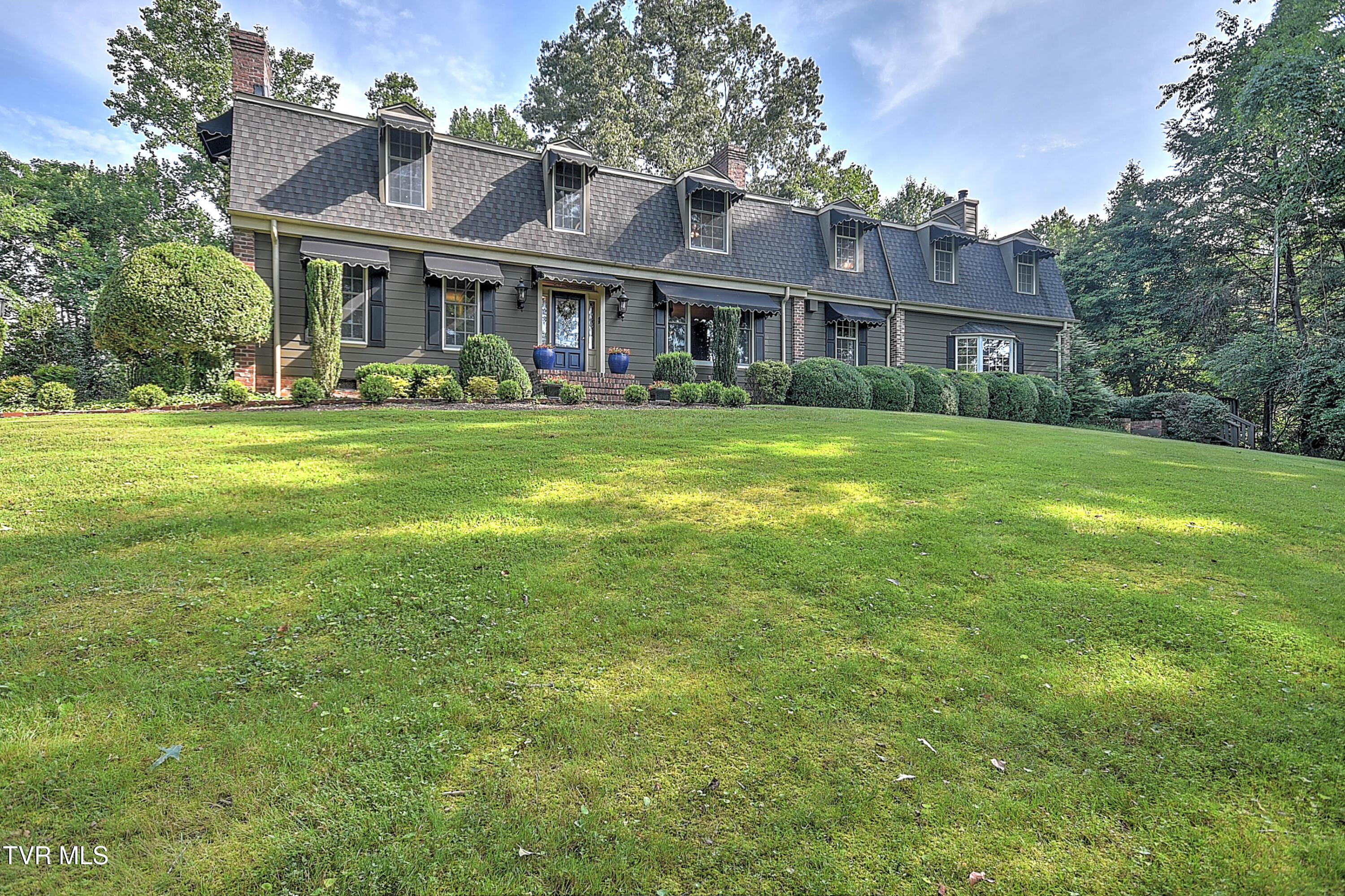 733 Windmill Circle Bristol, VA 24201 - Photo 3 of 116 733 Windmill Cir DK-2