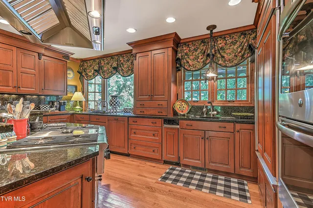 $799,000 | 733 Windmill Circle, Bristol, VA 24201