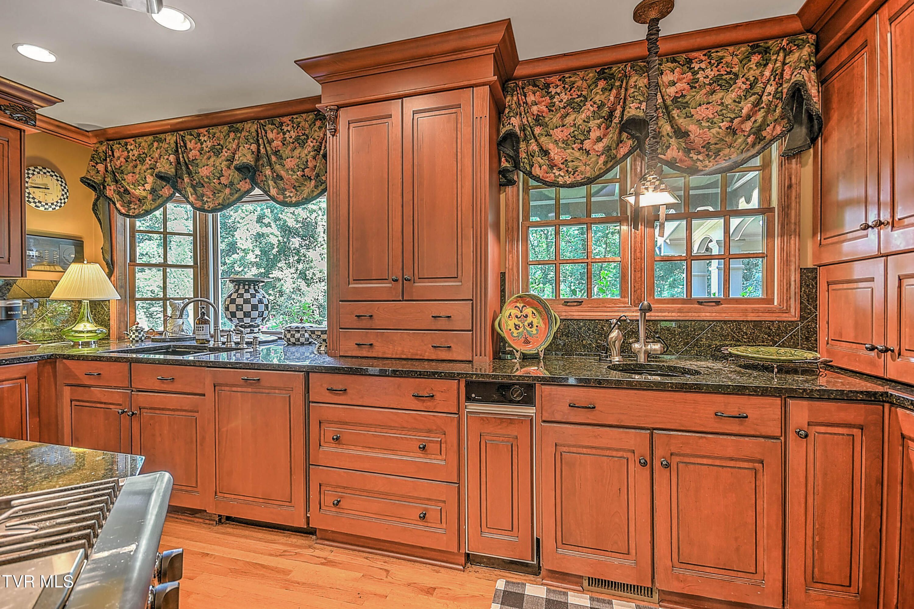 733 Windmill Circle Bristol, VA 24201 - Photo 34 of 116 733 Windmill Cir DK-36