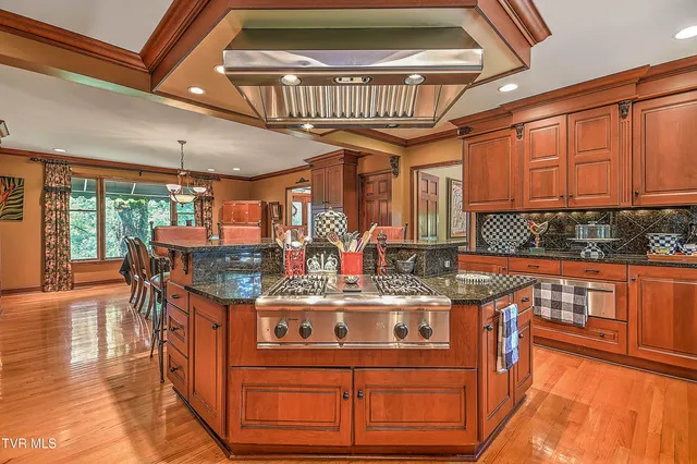 $799,000 | 733 Windmill Circle, Bristol, VA 24201