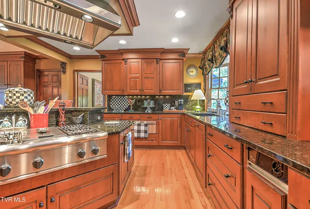 $799,000 | 733 Windmill Circle, Bristol, VA 24201