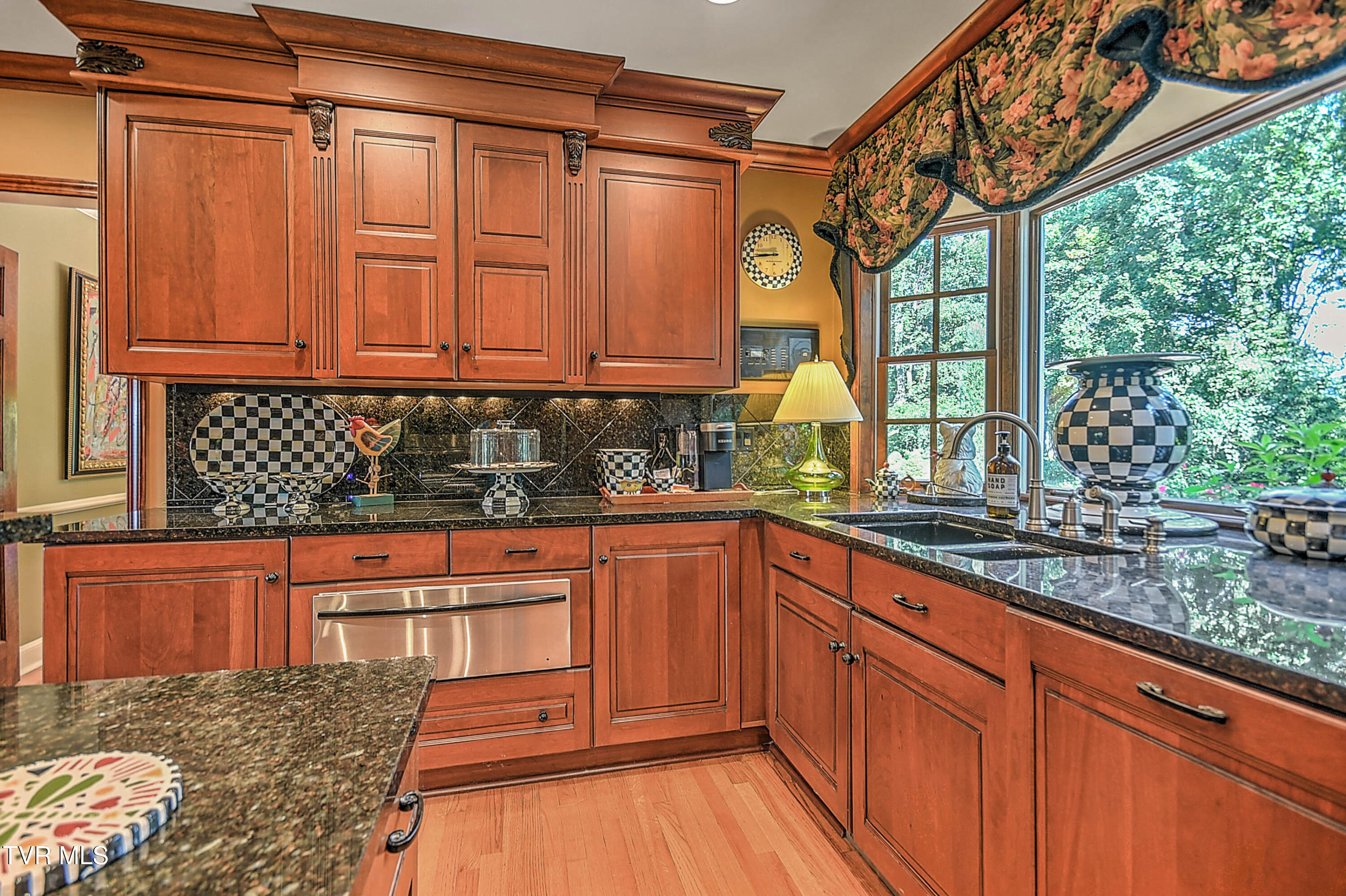 733 Windmill Circle Bristol, VA 24201 - Photo 37 of 116 733 Windmill Cir DK-39