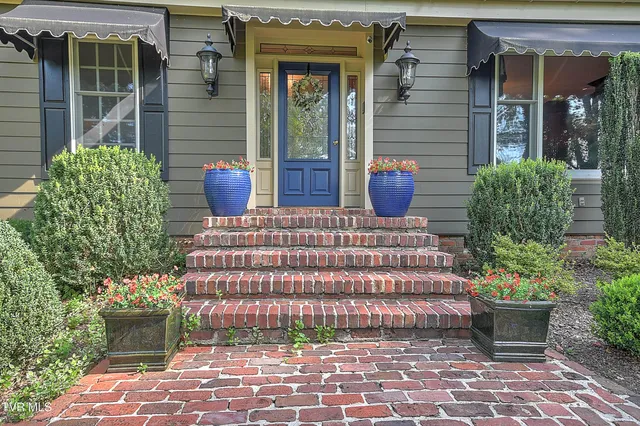 $799,000 | 733 Windmill Circle, Bristol, VA 24201