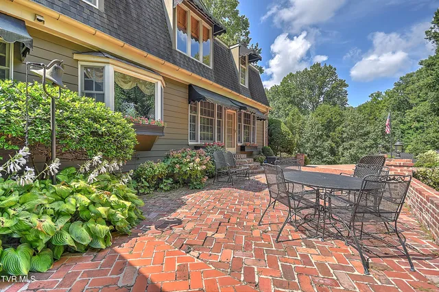 $799,000 | 733 Windmill Circle, Bristol, VA 24201