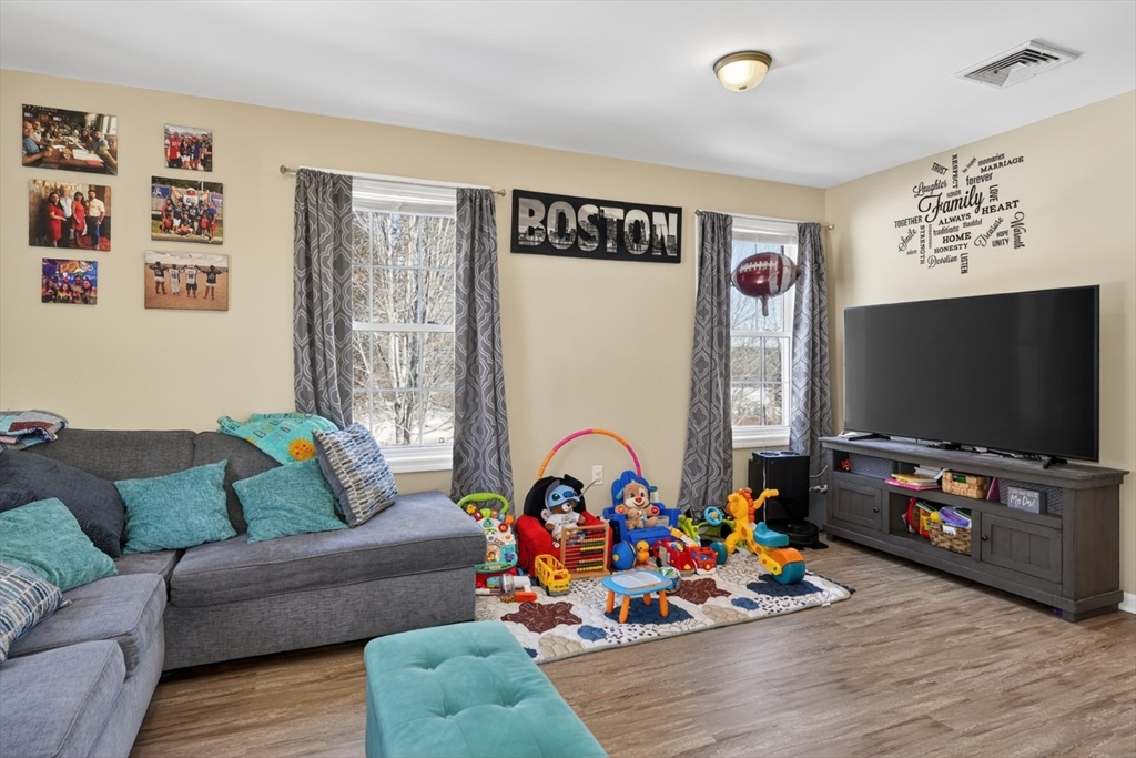 36 Webb Brook Road, Unit 3 Billerica, MA 01821 - Photo 4 of 17