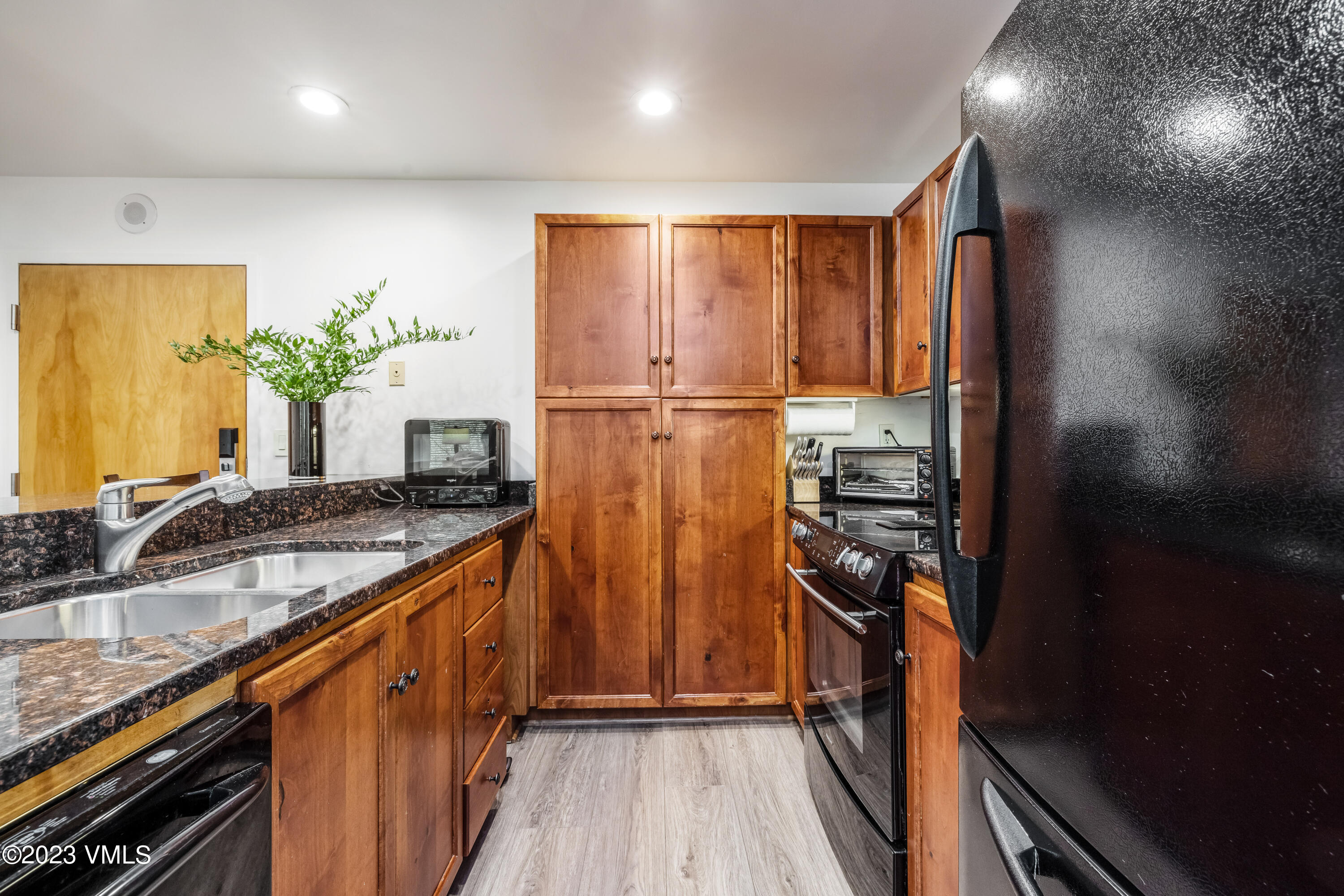 1100 North Frontage Road West, Unit 2306 Vail, CO 81657 - Photo 10 of 24 Simba Run 2306 10