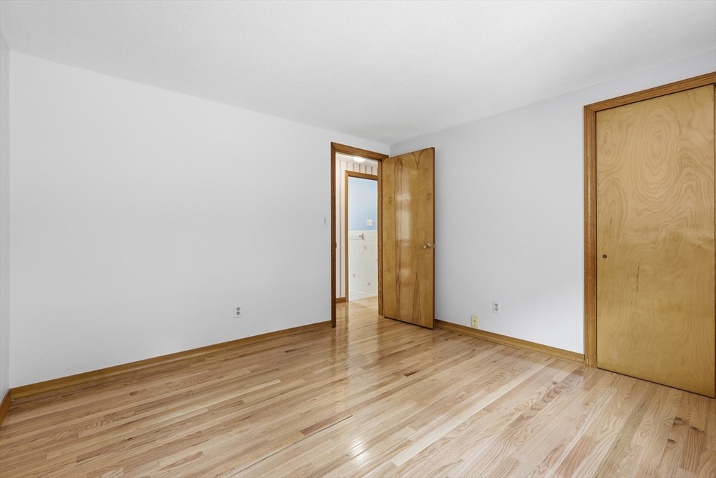 335 Pelham Road Dracut, MA 01826 - Photo 16 of 30