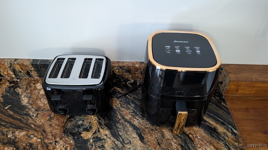 166 Glen Avenue Amherst, NY 14221 - Photo 6 of 33