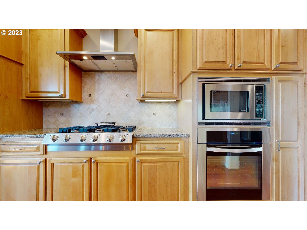 123 Tanbark Road Brookings, OR 97415 - Photo 17 of 48 Kitchen