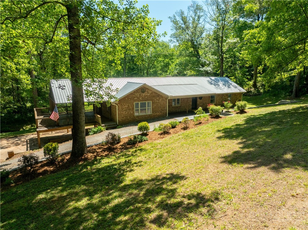 142 Pioneer Road Harmony, NC 28634 - Photo 3 of 49