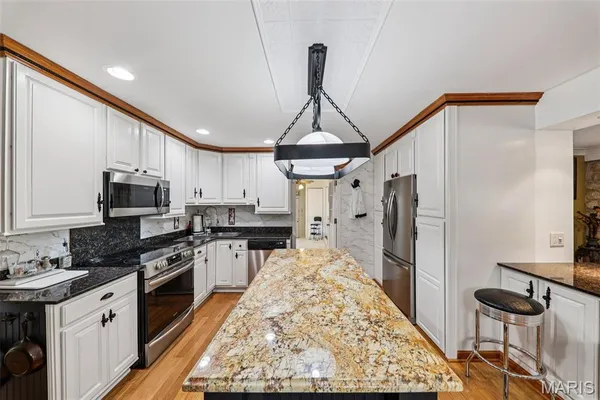 $1,690,000 | 3589 Highway 110, De Soto, MO 63020