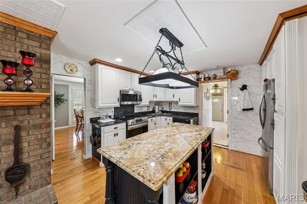 $1,690,000 | 3589 Highway 110, De Soto, MO 63020