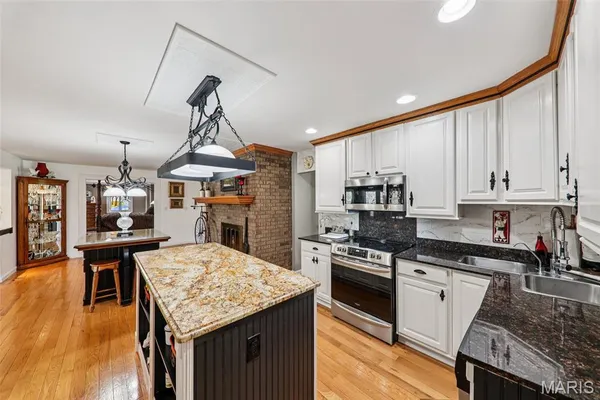 $1,690,000 | 3589 Highway 110, De Soto, MO 63020