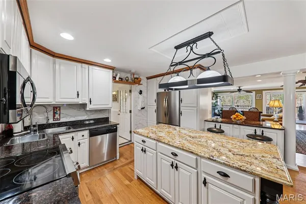 $1,690,000 | 3589 Highway 110, De Soto, MO 63020