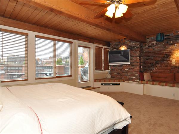130-132 Fulton Street, Unit 20 Boston, MA 02109 - Photo 19 of 23