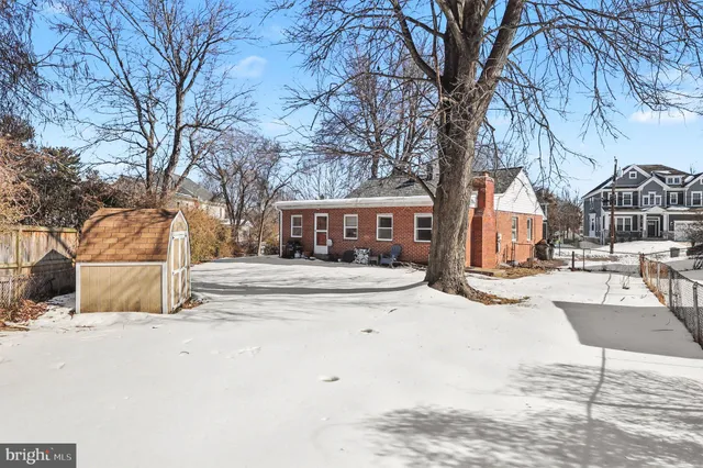 $2,900 | 1828 Olmstead Drive, Falls Church, VA 22043