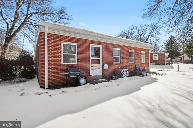 $2,900 | 1828 Olmstead Drive, Falls Church, VA 22043