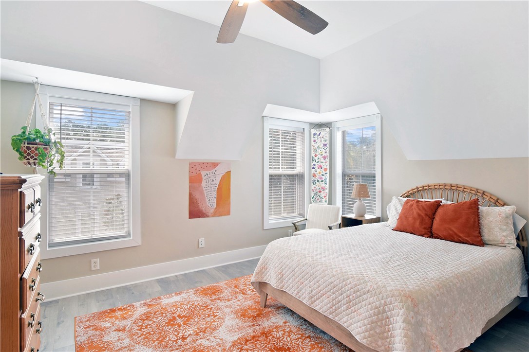 146 Shady Brook Circle, Unit 301 St. Simons Island, GA 31522 - Photo 17 of 27 Primary Bedroom