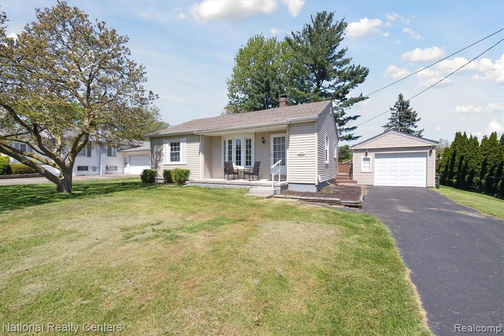 124 Wabash Road Rochester Hills, MI 48307 - Photo 2 of 33