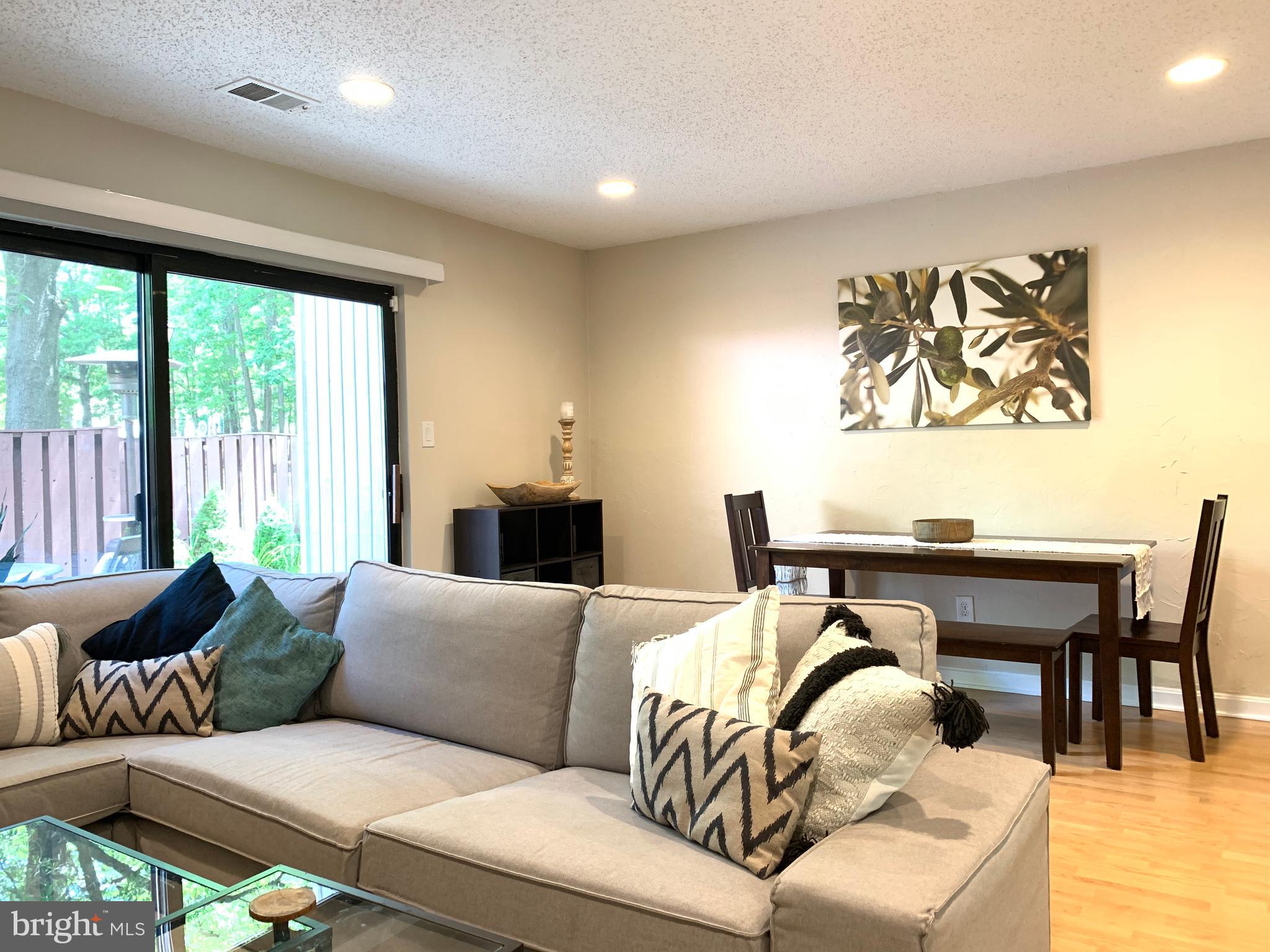 2300 Southgate Square Reston, VA 20191 - Photo 3 of 47 Living/Dining Combo