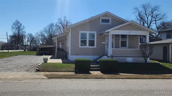 $234,000 | 18 East State Street, Mascoutah, IL 62258