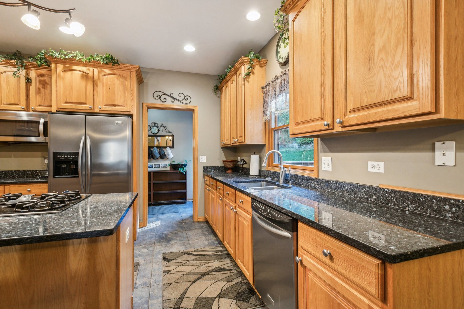 7205 Hawthorn Lane Spring Grove, IL 60081 - Photo 15 of 78 Gallery Image 15