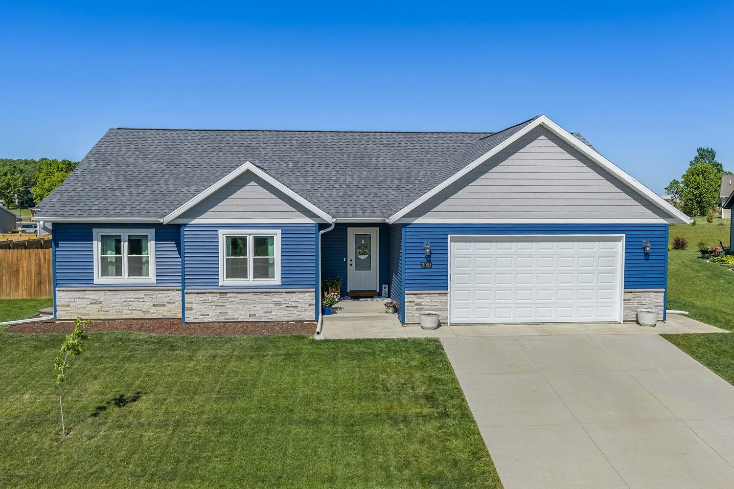 2055 Willow Run Reedsburg, WI 53959 - Photo 1 of 50