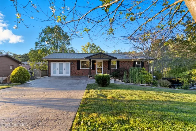 $449,900 | 2833 Ithaca Drive Northeast, Knoxville, TN 37918