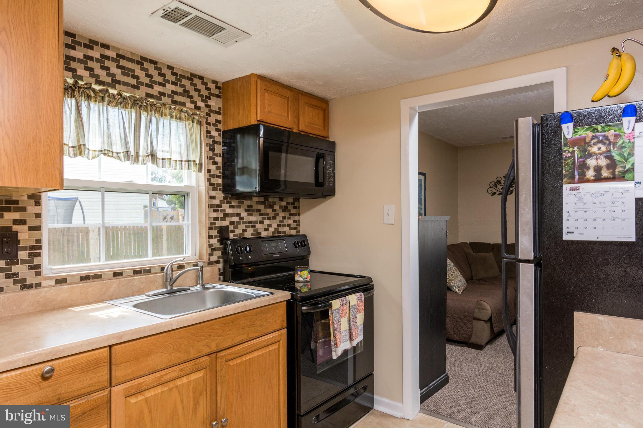 166 Dunlap Road Pasadena, MD 21122 - Photo 3 of 30 Kitchen