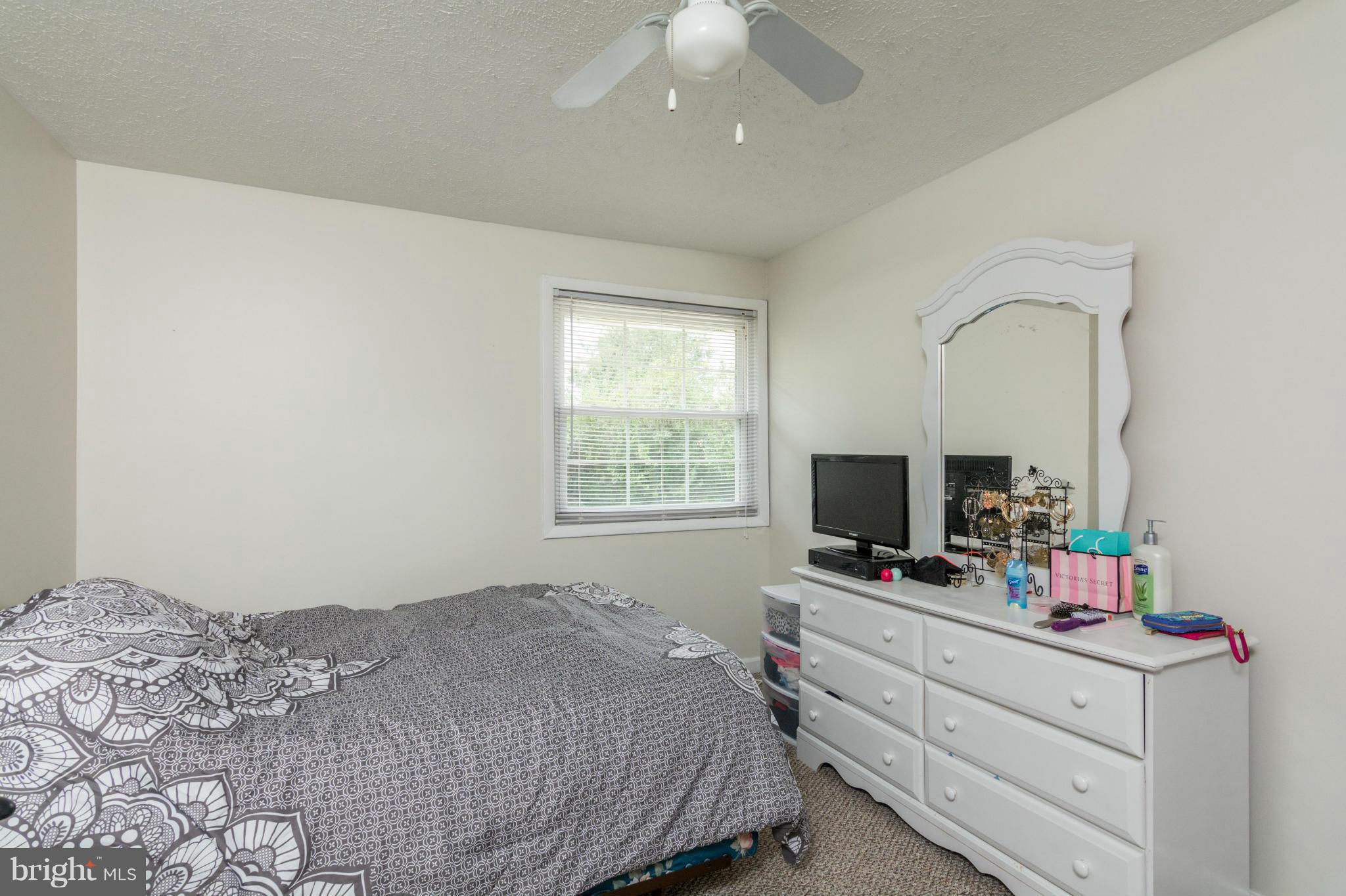 166 Dunlap Road Pasadena, MD 21122 - Photo 23 of 30 Bedroom