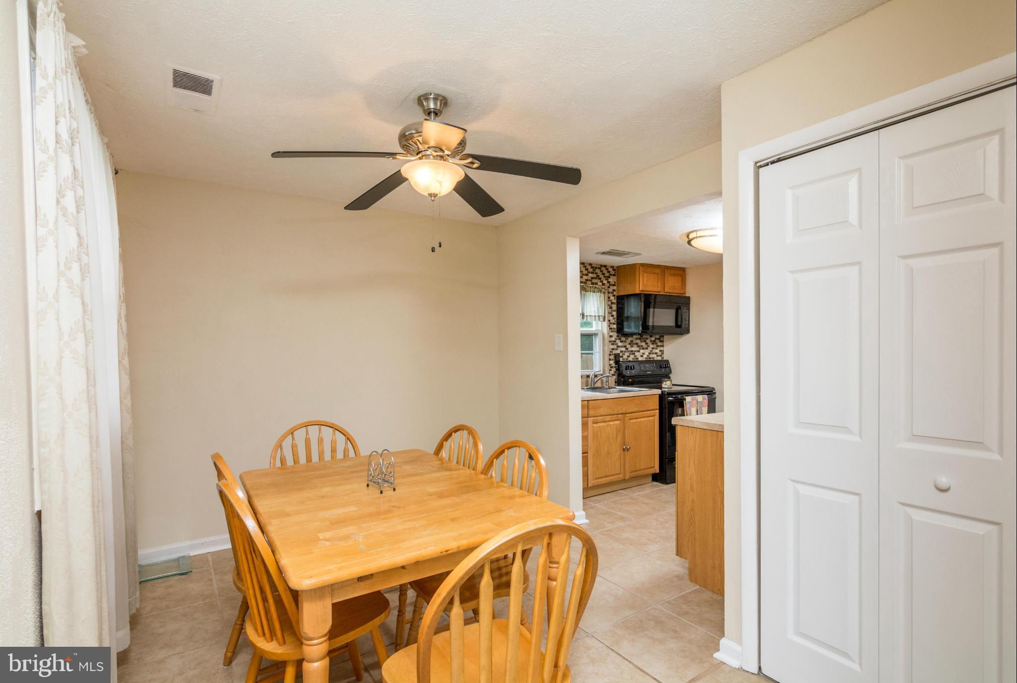 166 Dunlap Road Pasadena, MD 21122 - Photo 6 of 30 Interior (General)