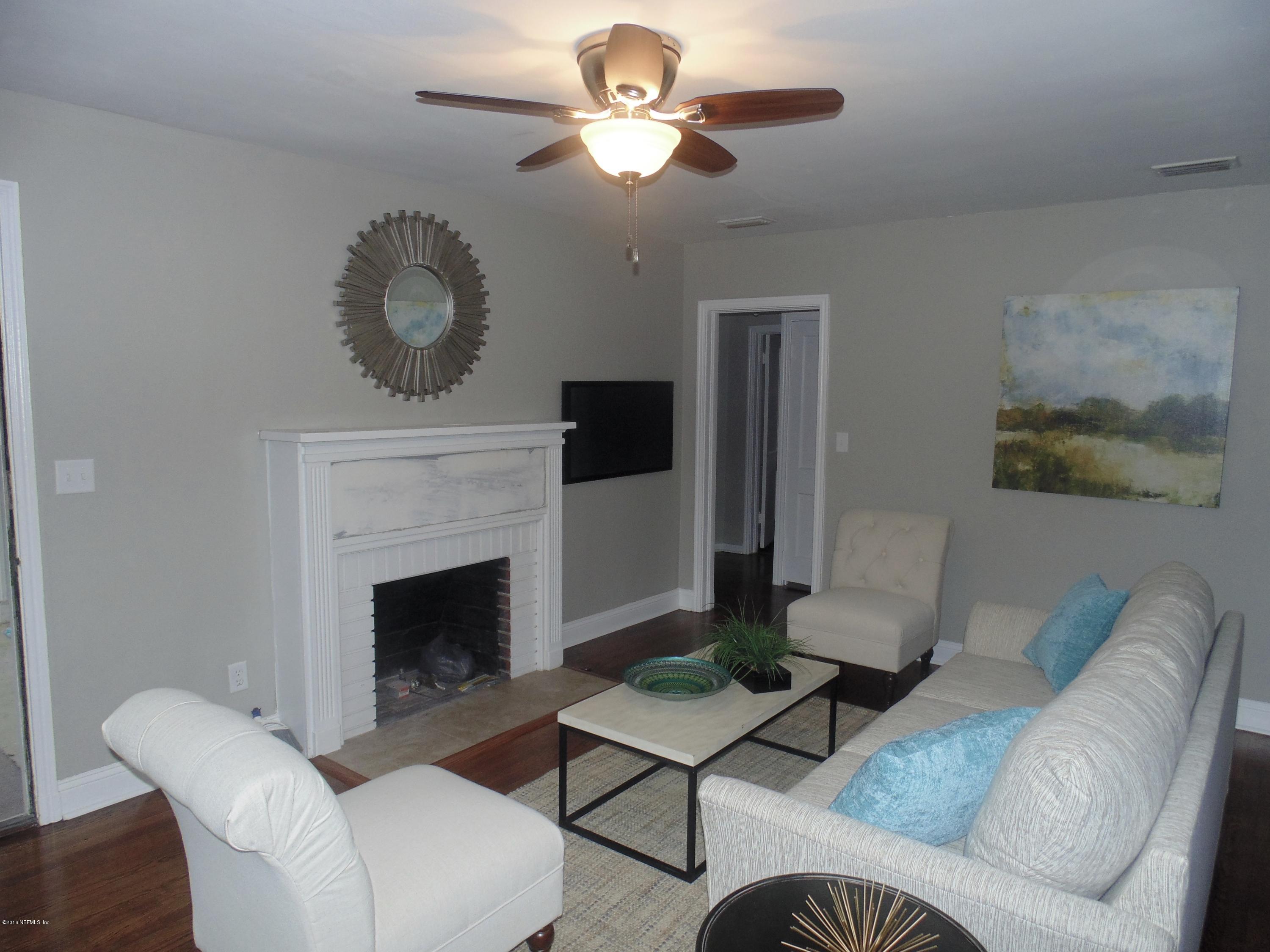 1548 Charon Road Jacksonville, FL 32205 - Photo 4 of 10 DSC01763