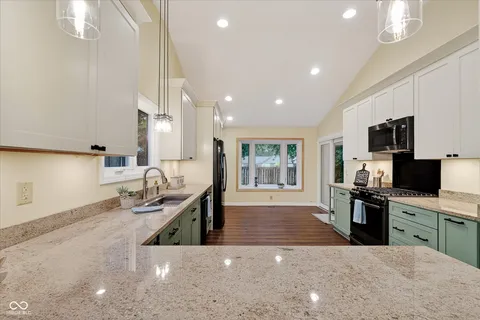$435,000 | 12055 Waterford Lane, Carmel, IN 46033