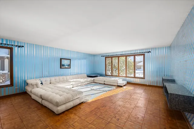 $665,000 | 9 Buckingham Drive, Sugar Grove, IL 60554