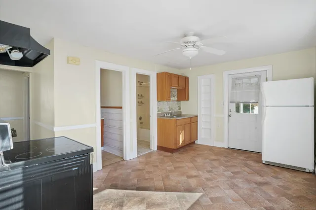 $1,650 | 117 Golden Hill Street, Naugatuck, CT 06770