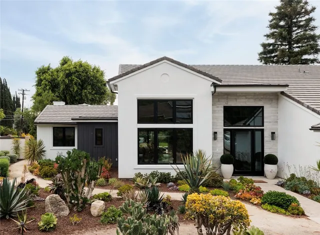 a view of house and outdoor space