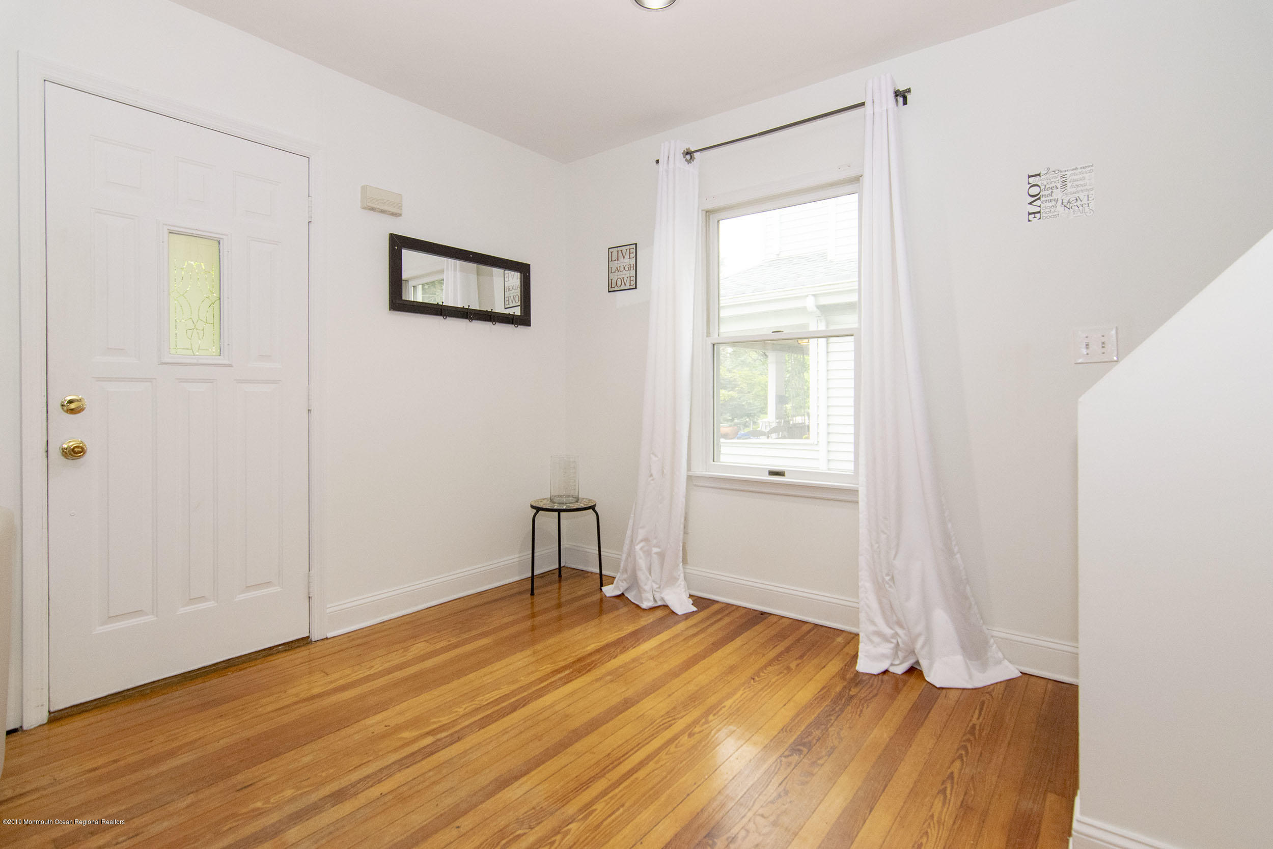 108 Harding Road Red Bank, NJ 07701 - Photo 3 of 22 Foyer