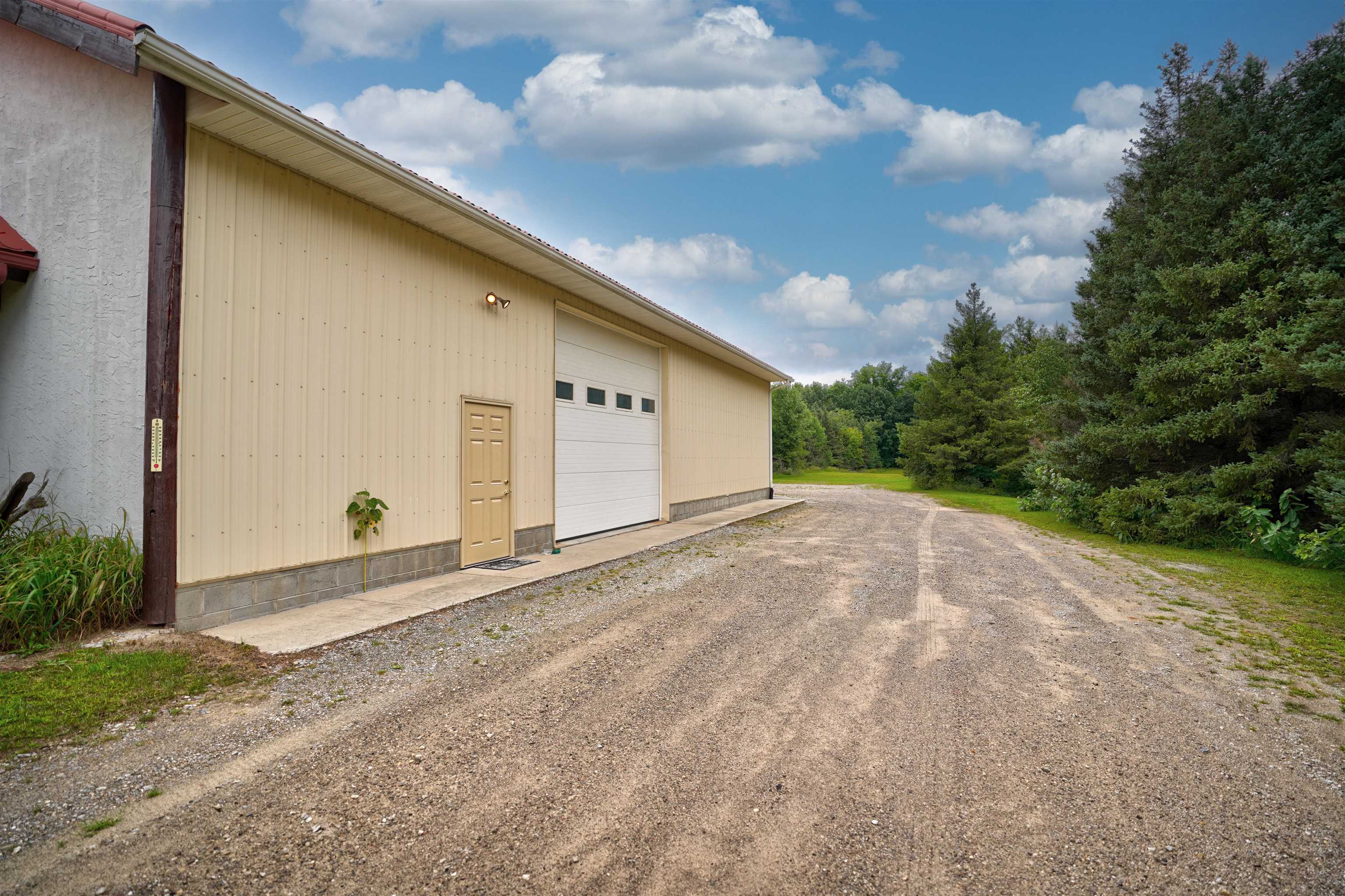 6300 Ward Road Sterling, MI 48659 - Photo 4 of 23