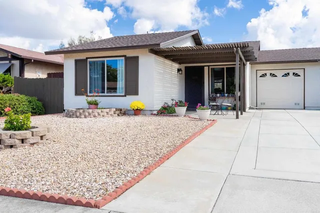 $658,000 | 1540 Highridge Drive, Oceanside, CA 92056