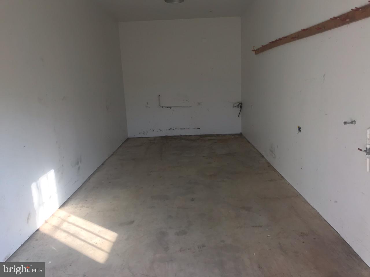 4321 Hoffmanville Road Manchester, MD 21102 - Photo 16 of 19 Garage
